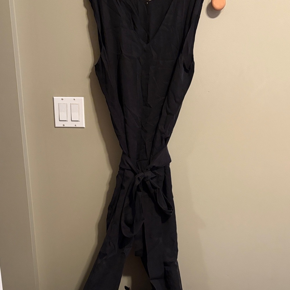 Chic Black Sleeveless Top